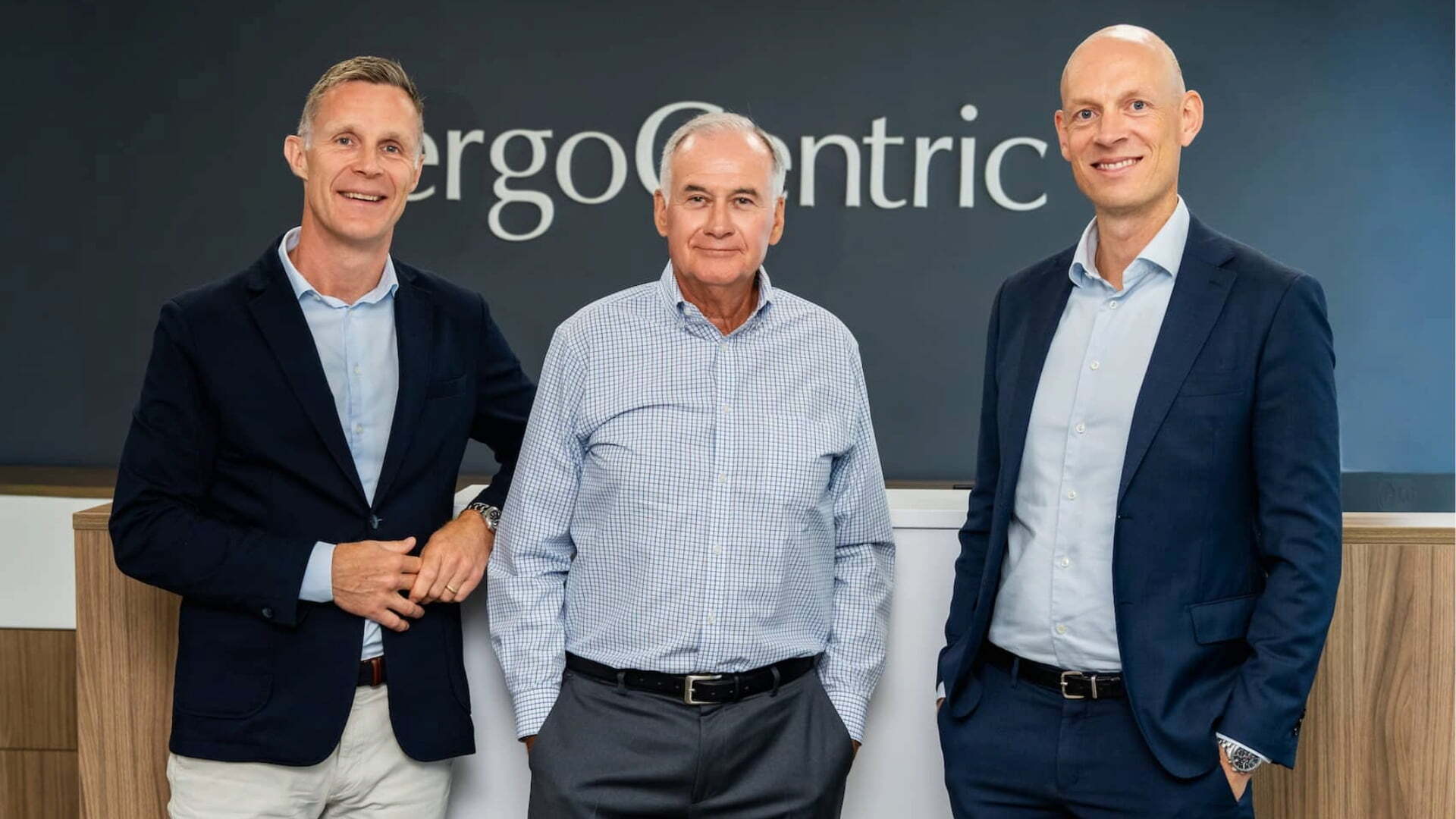 ergocentric-signing-pic_01