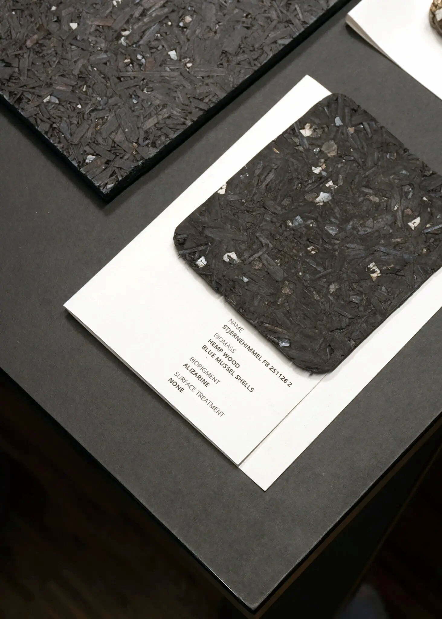 flokk-images-materials-articles-research-bio-mass_27