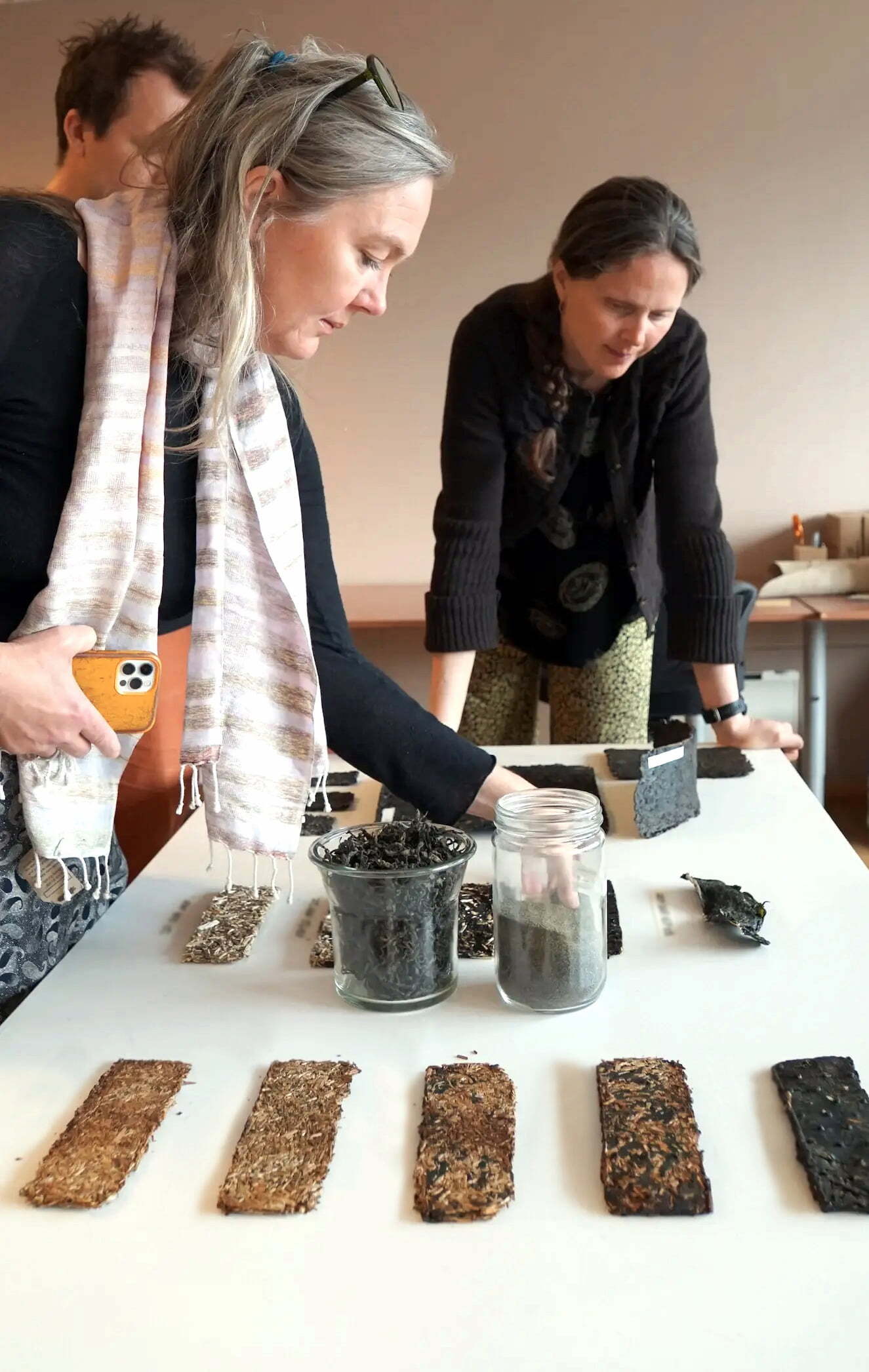 flokk-images-materials-articles-research-bio-mass_31