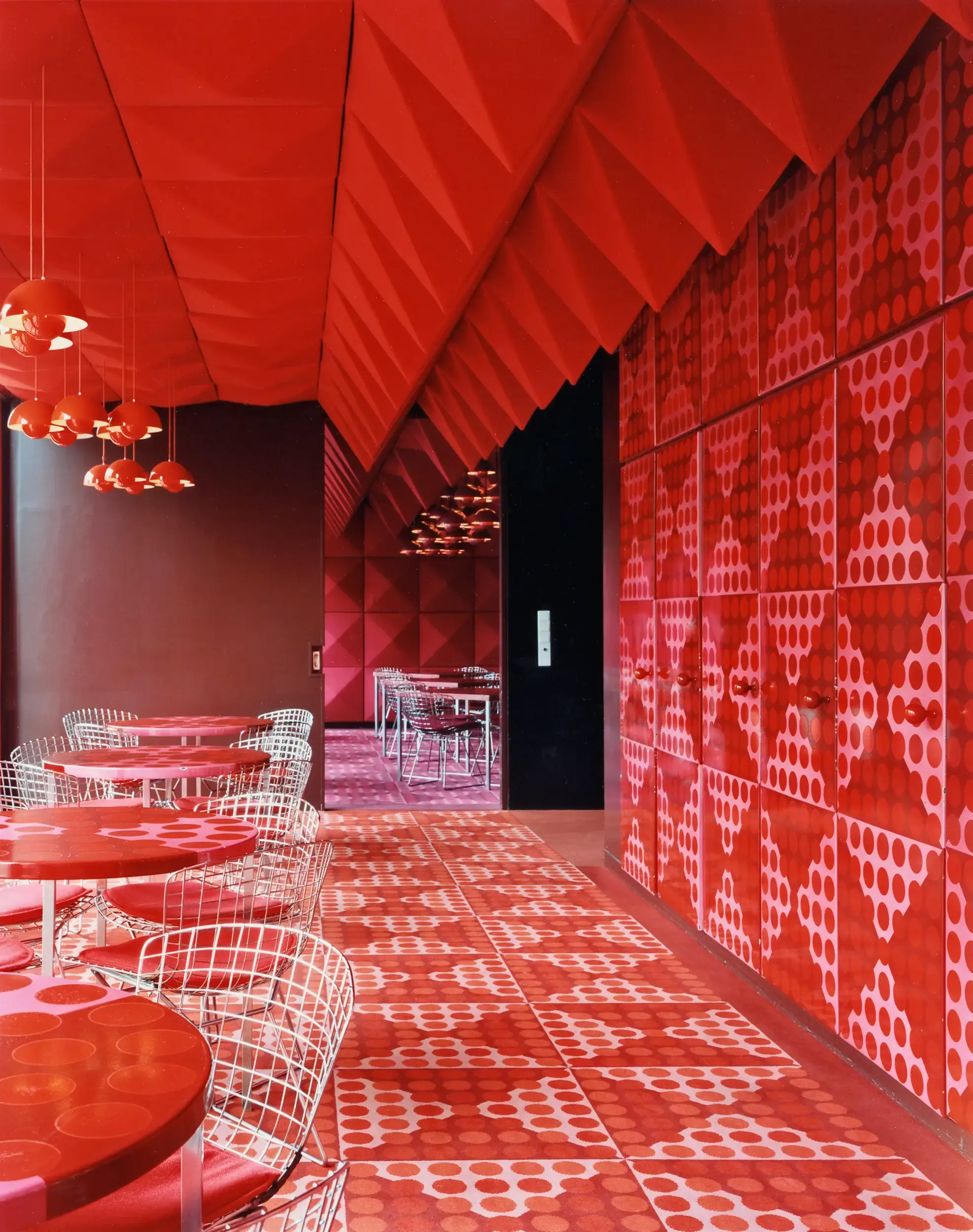 flokk-interior-VernerPanton_Spiegel_OliverHeissner_03