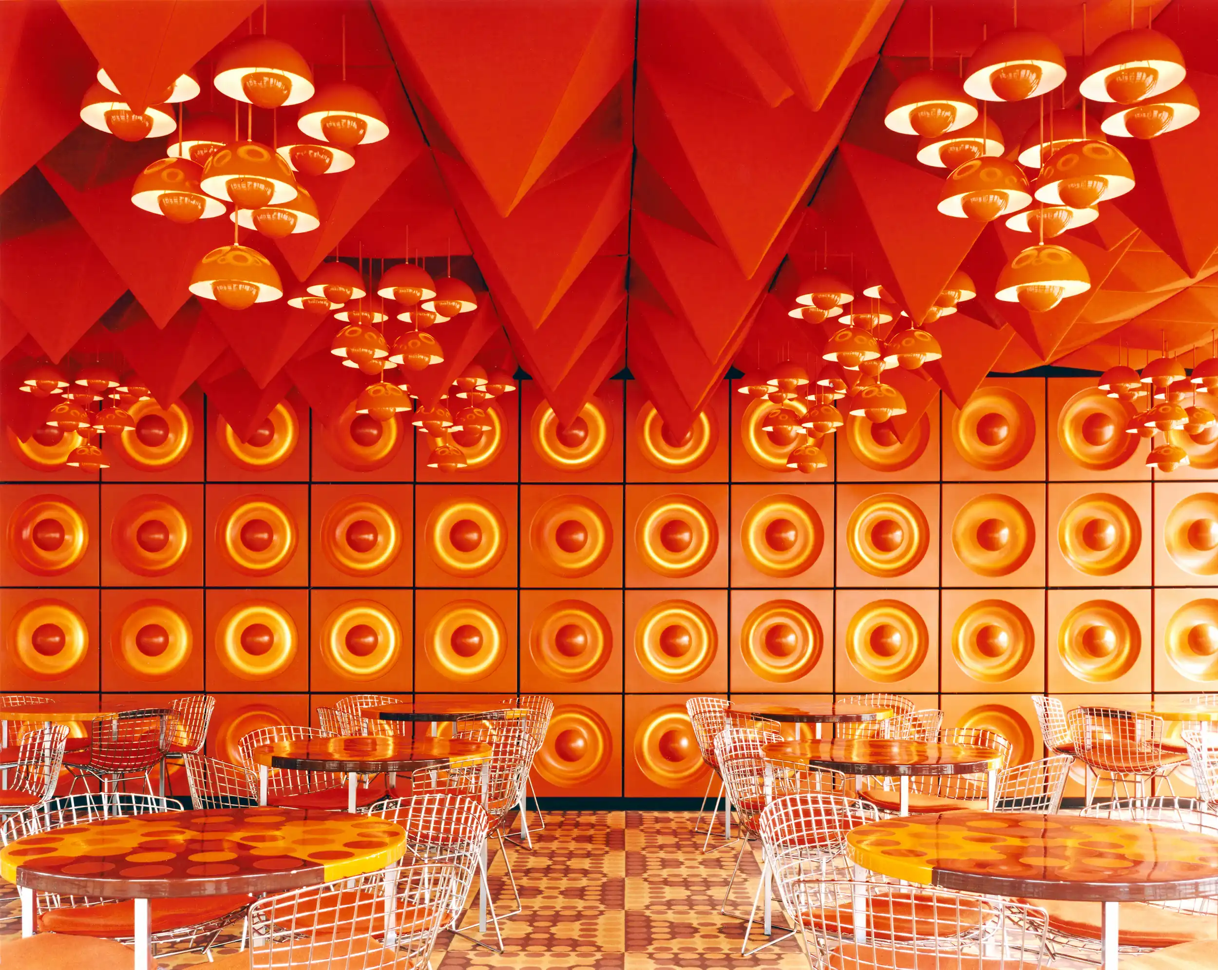 flokk-interior-VernerPanton_Spiegel_OliverHeissner_05