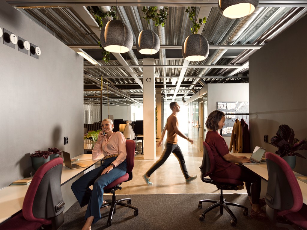 Choosing The Best Ergonomic Office Chair For Backpain
